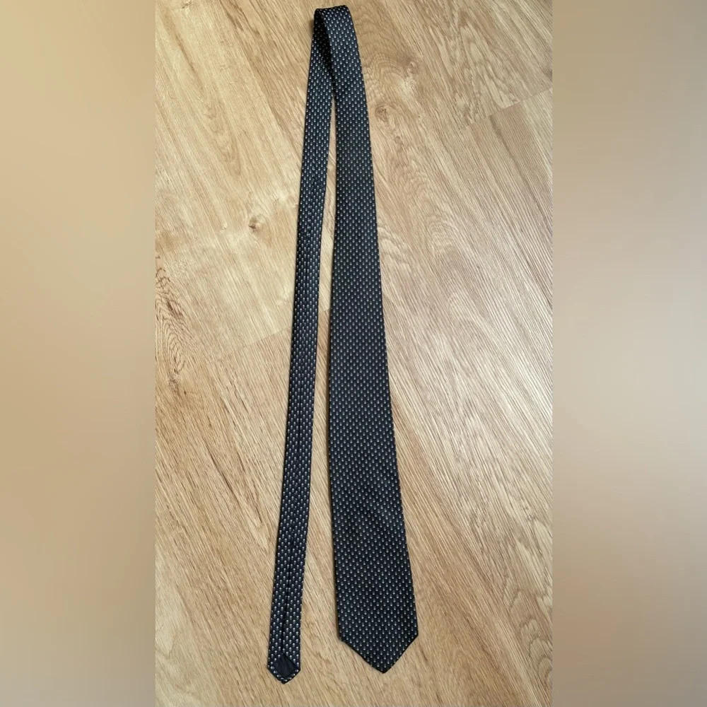 Lanvin New York Paris luxury silk tie 100% silk black gray dots designer